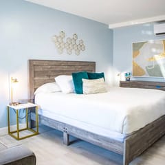 Cozy Beachside Boutique Hotel King Suite kitchen