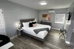 Stylish Boutique Hotel - King Suite - Oceano Suites