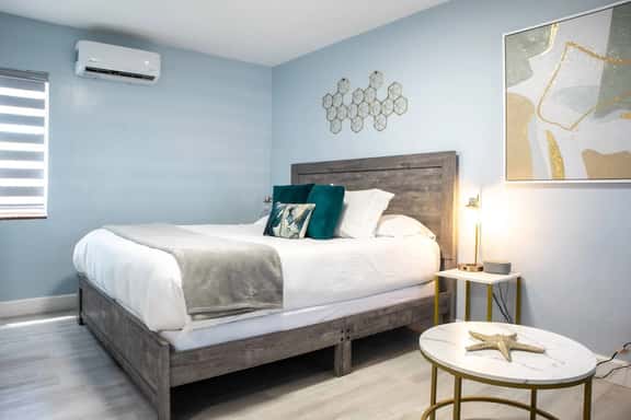 Beach-Walk King Suite w/ Kitchenette Oceano Suites - Image 1