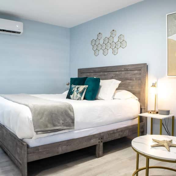 Beach-Walk King Suite w/ Kitchenette Oceano Suites - Image 1