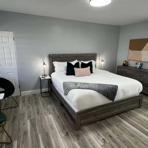 Stylish Boutique Hotel - King Suite - Oceano Suites - Image 1